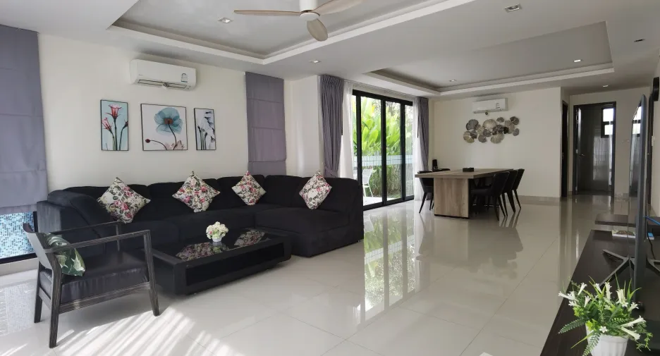 For sale 5 bedrooms villa in Thalang, Phuket