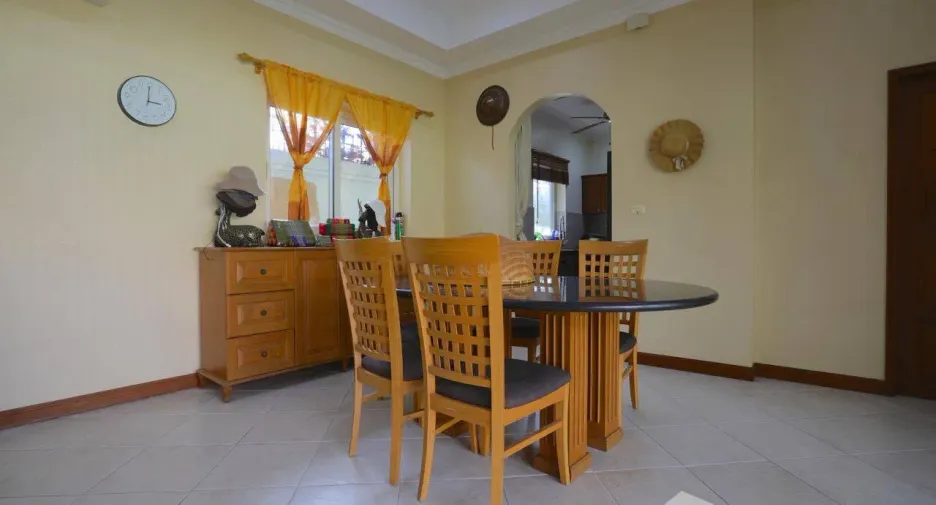 Villa en alquiler de 2 habitaciones en Bang Lamung, Chonburi