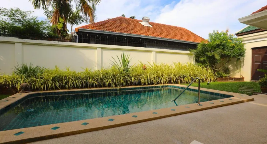 Villa en alquiler de 2 habitaciones en Bang Lamung, Chonburi