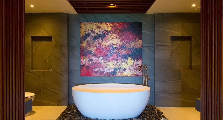 For rent 2 bedrooms condo in Mueang Phuket, Phuket