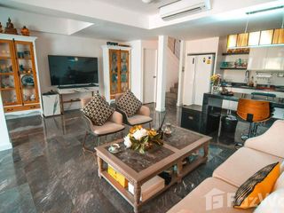 For rent 2 bedrooms townhouse in Kathu, Phuket
