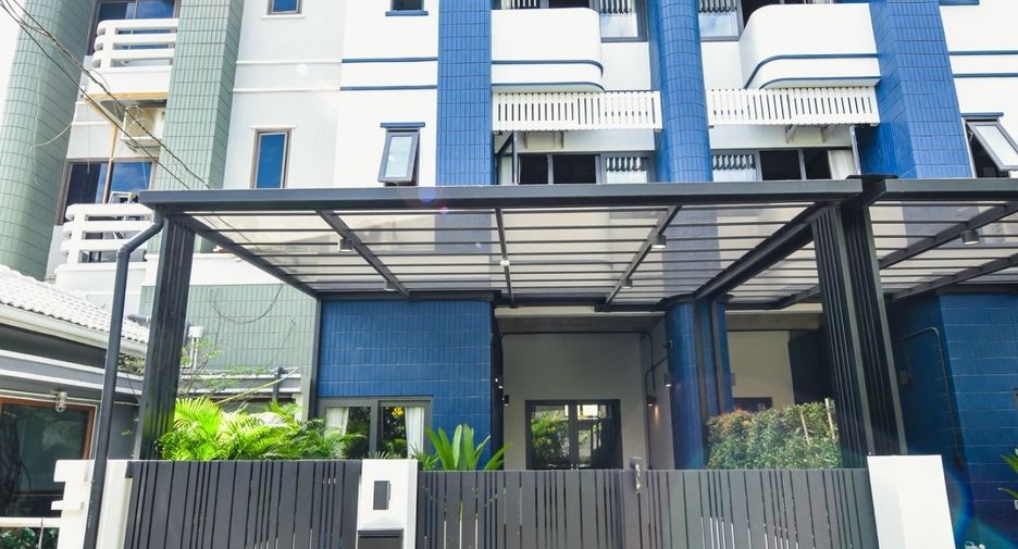 For sale and for rent 6 bedrooms townhouse in Mueang Samut Prakan, Samut Prakan