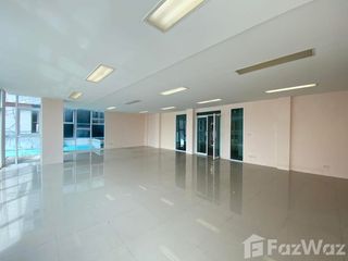 Gewerbefläche zur Miete mit 4 Zimmer in Mueang Nonthaburi, Nonthaburi
