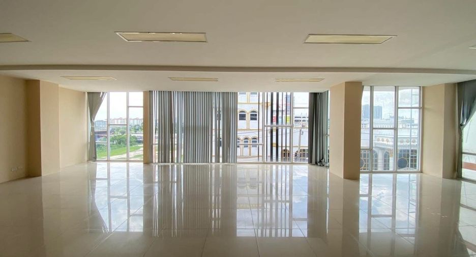 出租 4 卧室 商业空间 在 Mueang Nonthaburi, Nonthaburi