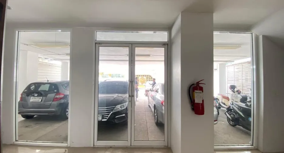 Аренда 4 спальни торговое помещение в Mueang Nonthaburi, Нонтабури
