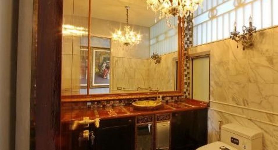 For sale and for rent 5 bedrooms condo in Bang Phlat, Bangkok