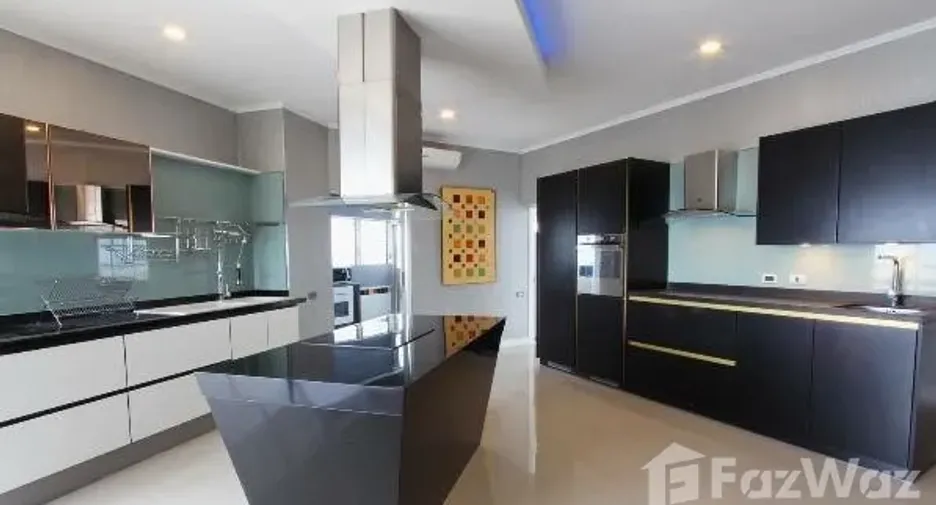 For sale and for rent 5 bedrooms condo in Bang Phlat, Bangkok