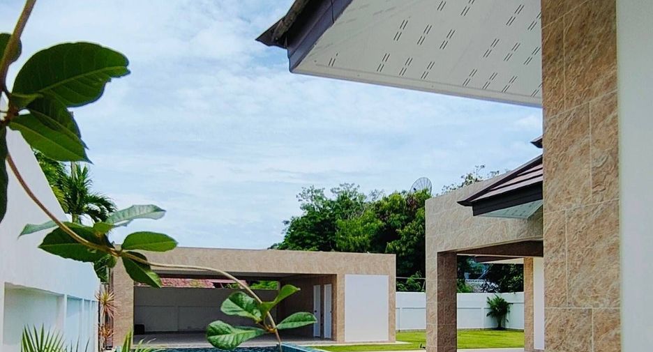 For sale 3 bedrooms villa in Bang Lamung, Chonburi