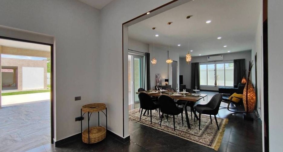 For sale 3 bedrooms villa in Bang Lamung, Chonburi