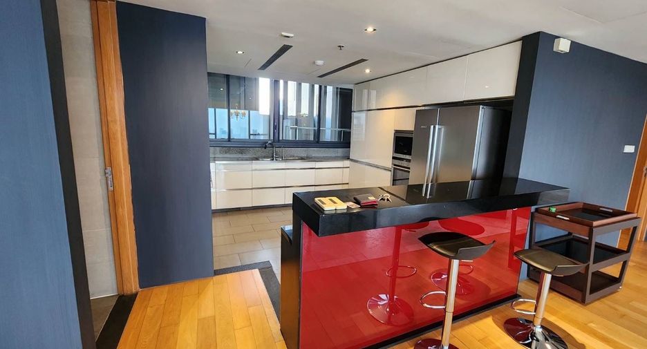Condo en venta de 4 habitaciones en Sathon, Bangkok