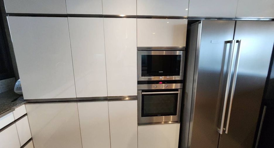 Condo en venta de 4 habitaciones en Sathon, Bangkok
