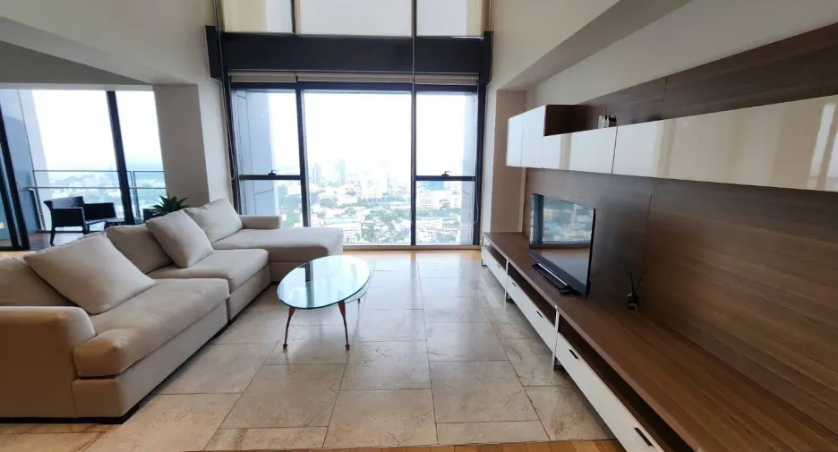 Condo en venta de 4 habitaciones en Sathon, Bangkok