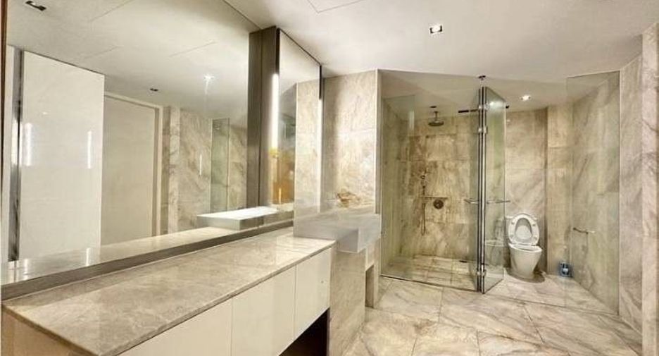 Condo en venta de 4 habitaciones en Sathon, Bangkok