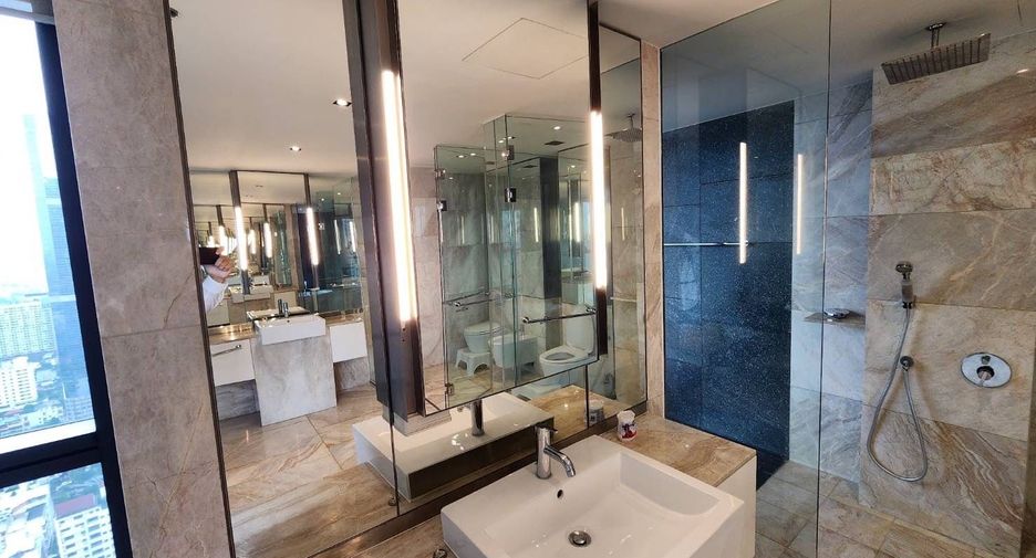 Condo en venta de 4 habitaciones en Sathon, Bangkok