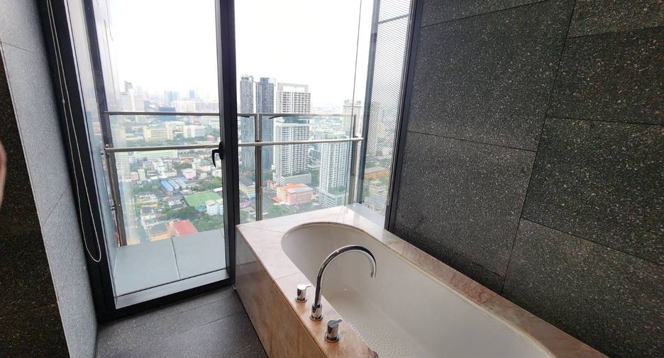 Condo en venta de 4 habitaciones en Sathon, Bangkok
