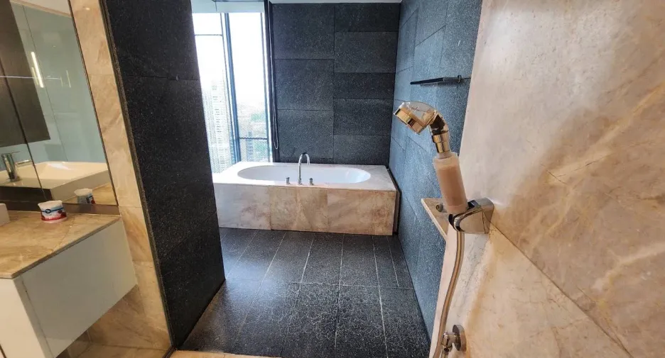 Condo en venta de 4 habitaciones en Sathon, Bangkok