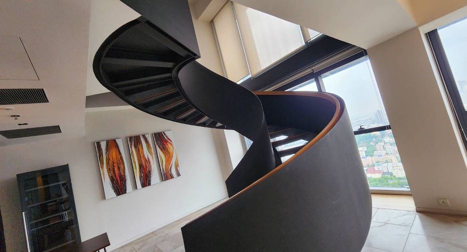 Condo en venta de 4 habitaciones en Sathon, Bangkok