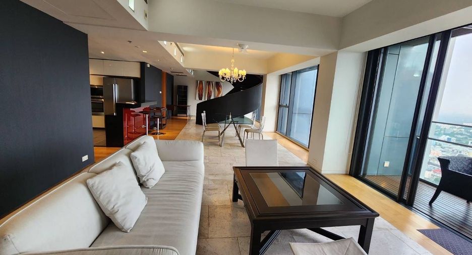 Condo en venta de 4 habitaciones en Sathon, Bangkok