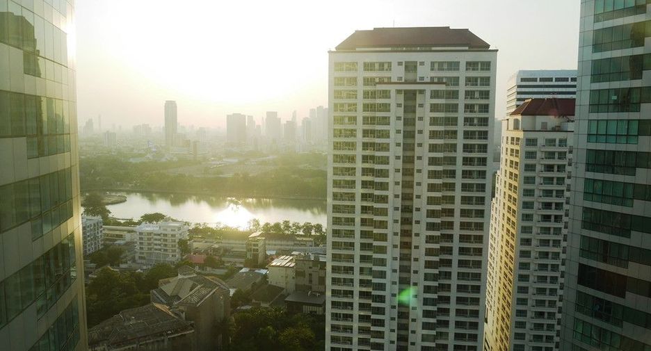 For sale 2 bedrooms condo in Khlong Toei, Bangkok