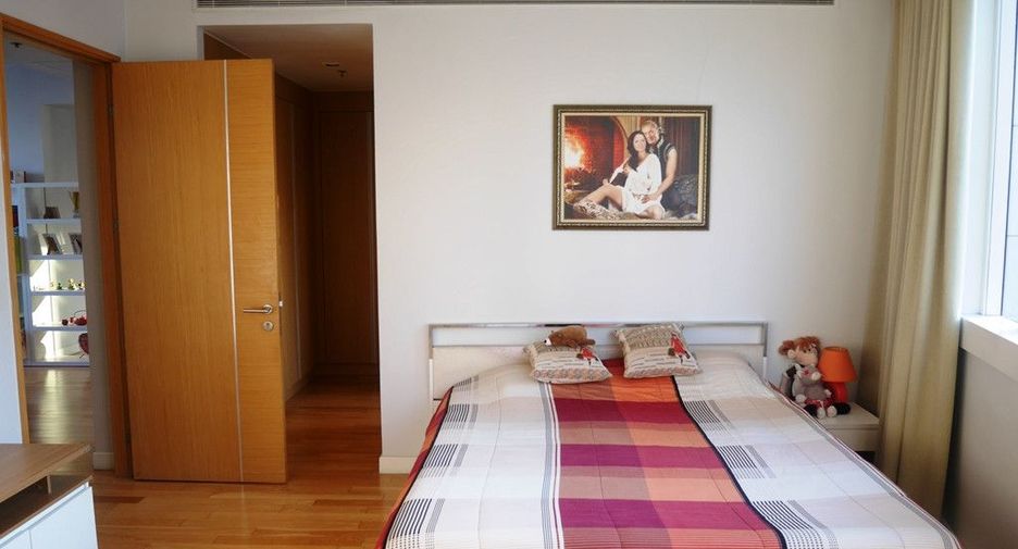 For sale 2 bedrooms condo in Khlong Toei, Bangkok