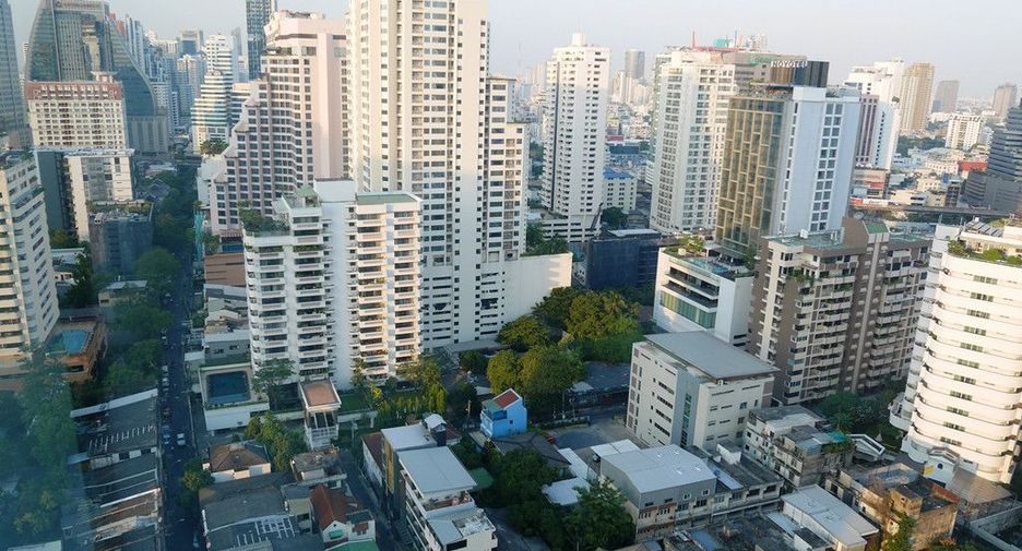 For sale 2 bedrooms condo in Khlong Toei, Bangkok