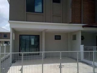 For sale 4 ベッドルーム townhouse in Thalang, Phuket