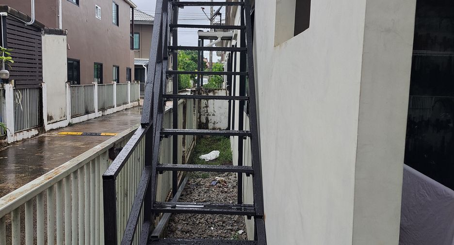 For sale 4 bedrooms townhouse in Thalang, Phuket