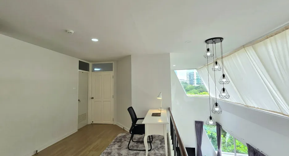 For rent 3 bedrooms condo in Bang Lamung, Chonburi