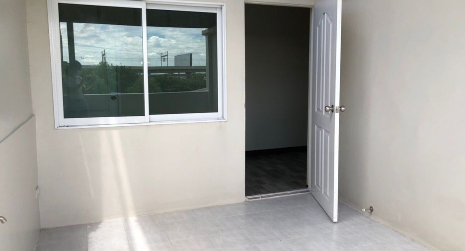 For sale 2 bedrooms townhouse in Don Mueang, Bangkok