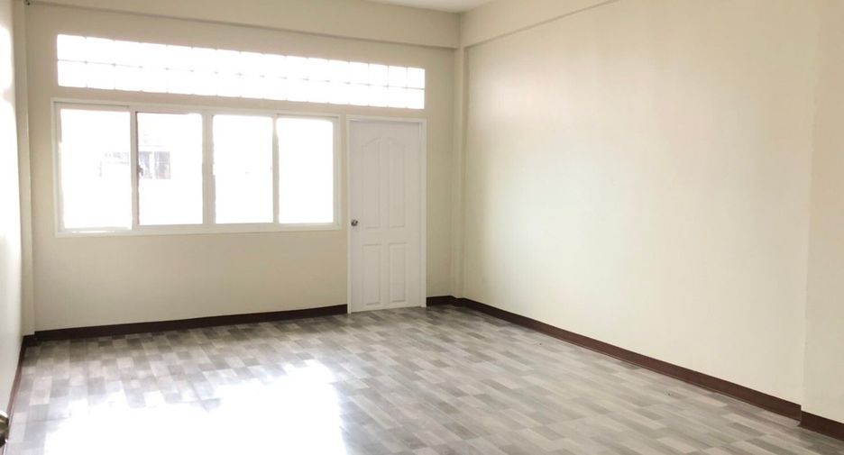 For sale 2 bedrooms townhouse in Don Mueang, Bangkok