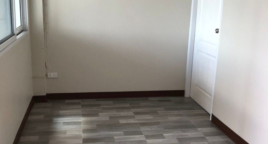 For sale 2 bedrooms townhouse in Don Mueang, Bangkok
