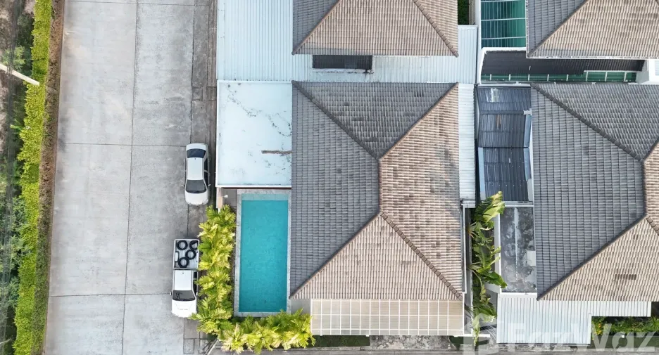 For sale and for rent 4 bedrooms villa in Mueang Phuket, Phuket