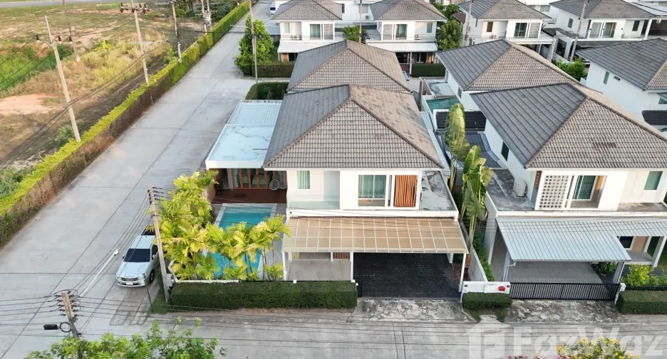 For sale and for rent 4 bedrooms villa in Mueang Phuket, Phuket