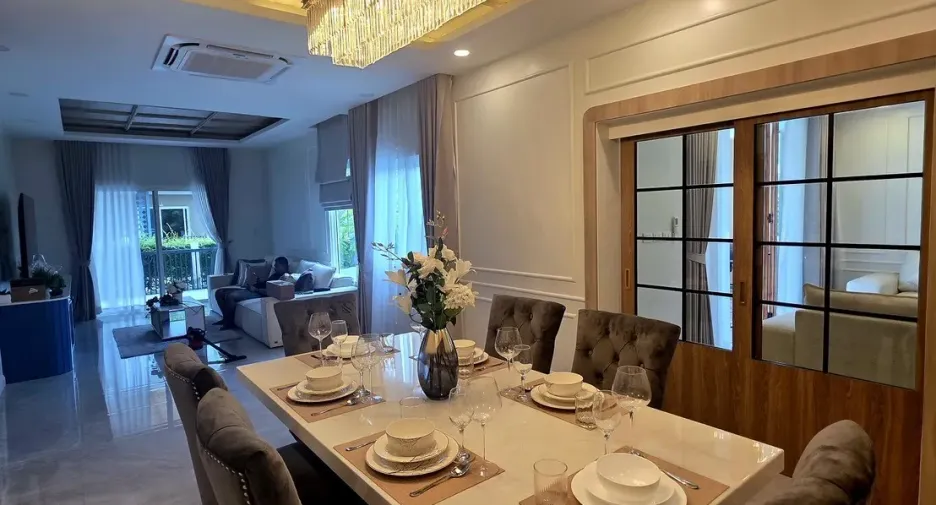 For sale and for rent 4 bedrooms villa in Mueang Phuket, Phuket