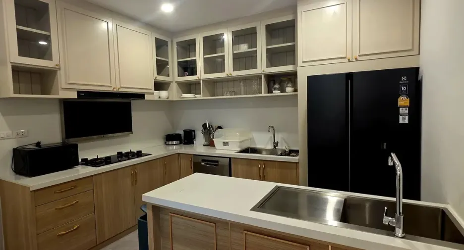 For sale and for rent 4 bedrooms villa in Mueang Phuket, Phuket