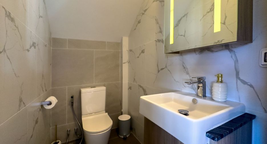 Villa en alquiler de 3 habitaciones en Bang Lamung, Chonburi