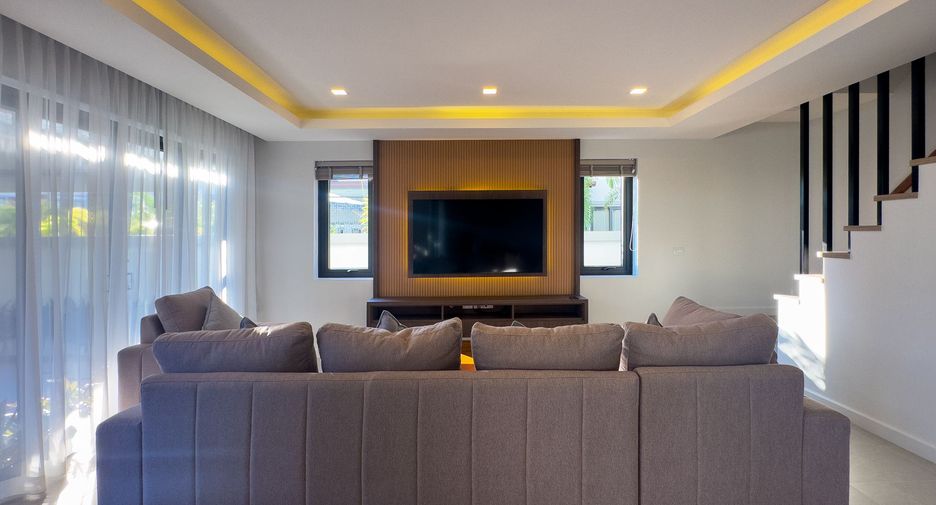 For rent 3 bedrooms villa in Bang Lamung, Chonburi