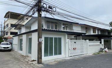 Haus zum Kauf mit 2 Zimmer in Chatuchak, Bangkok