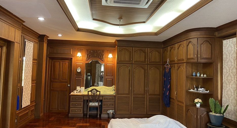 For sale and for rent 4 bedrooms villa in Mueang Phuket, Phuket