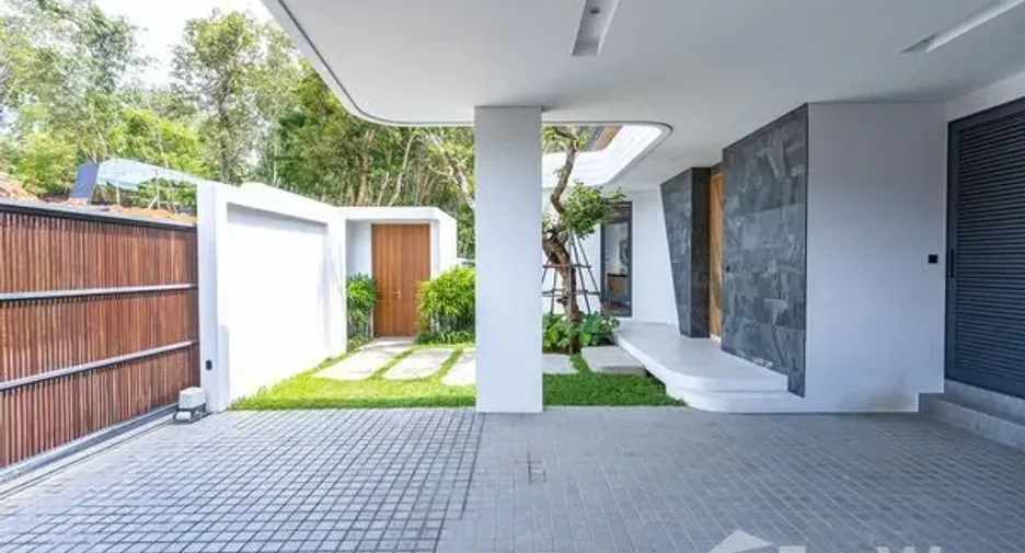 For sale 5 bedrooms villa in Thalang, Phuket