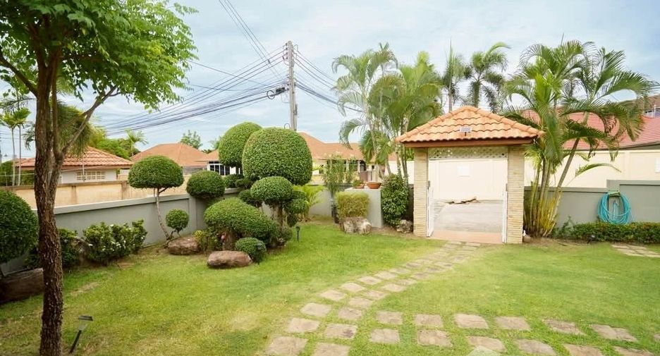 For rent 4 bedrooms villa in Bang Lamung, Chonburi
