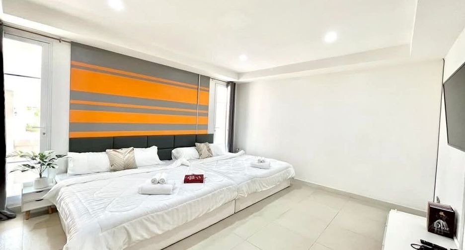 For rent 4 bedrooms villa in Bang Lamung, Chonburi