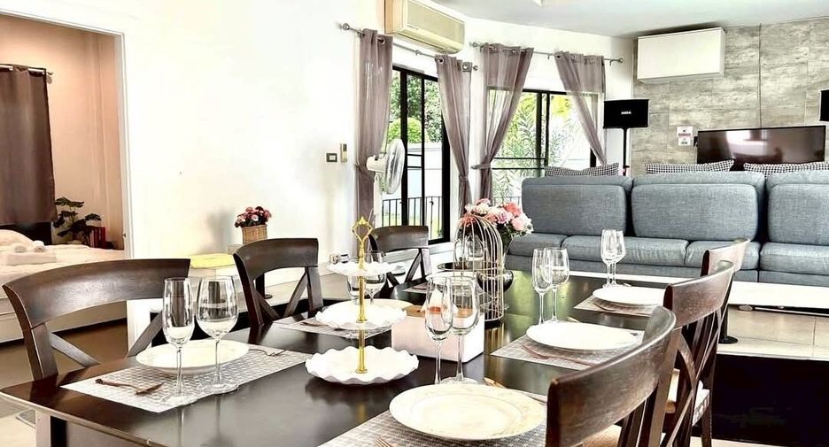 For rent 4 bedrooms villa in Bang Lamung, Chonburi