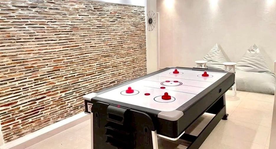 For rent 4 bedrooms villa in Bang Lamung, Chonburi