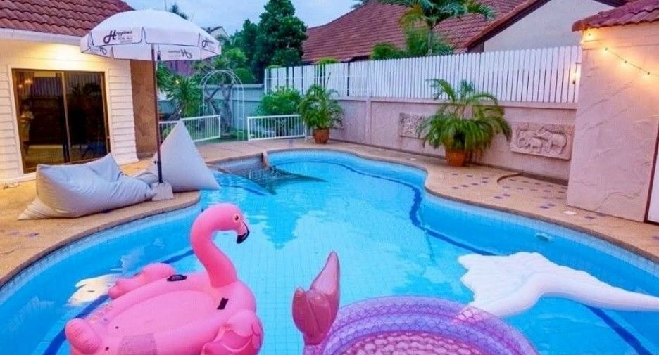For rent 4 bedrooms villa in Bang Lamung, Chonburi