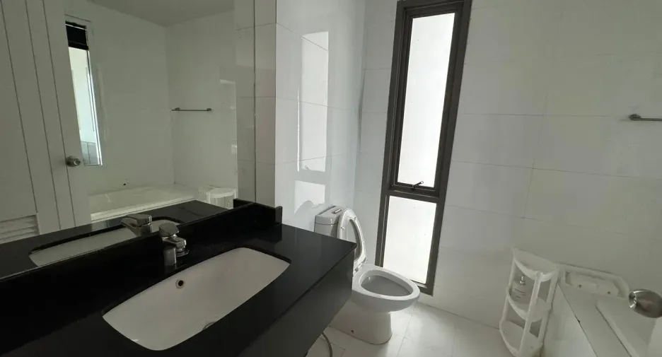 For rent 2 bedrooms condo in Bang Lamung, Chonburi
