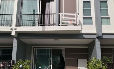 For sale 3 ベッドルーム townhouse in Bang Sao Thong, Samut Prakan