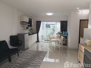 Casa adosada en venta de 3 habitaciones en Bang Sao Thong, Samut Prakan