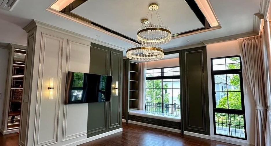 For sale 4 bedrooms house in Thawi Watthana, Bangkok