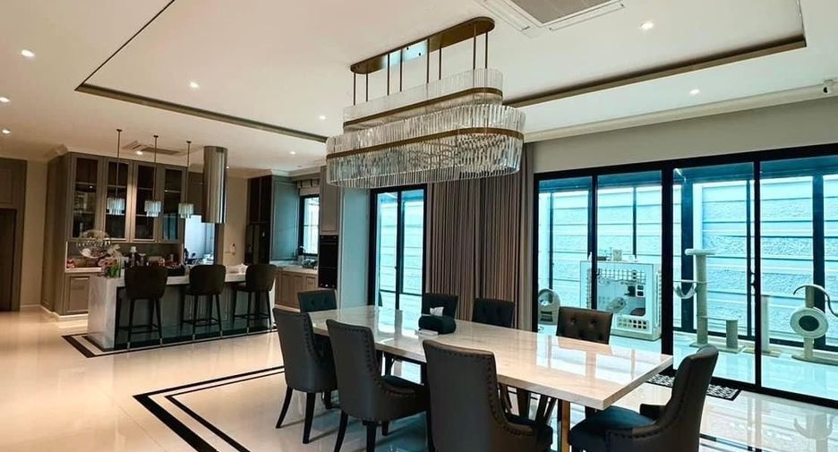 For sale 4 bedrooms house in Thawi Watthana, Bangkok